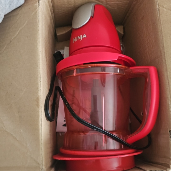 Red Ninja Storm Blender - Picture 2 of 3